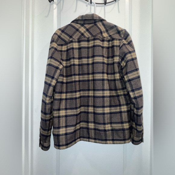 Patagonia men’s Insulated Fjord Flannel Shirt Jacket - Picture 2 of 4